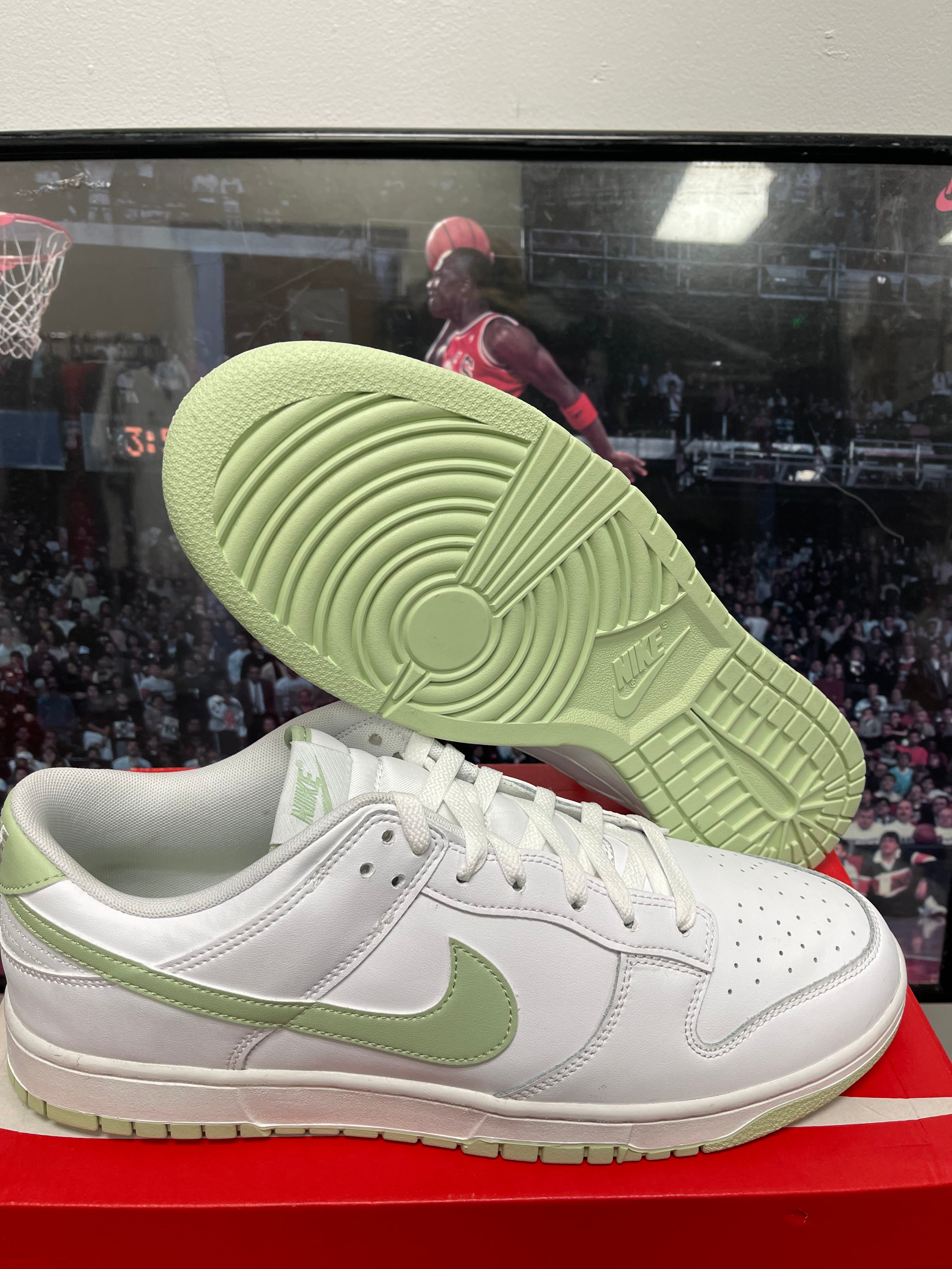 Dunk Low ‘ Honeydew ‘ Size 14